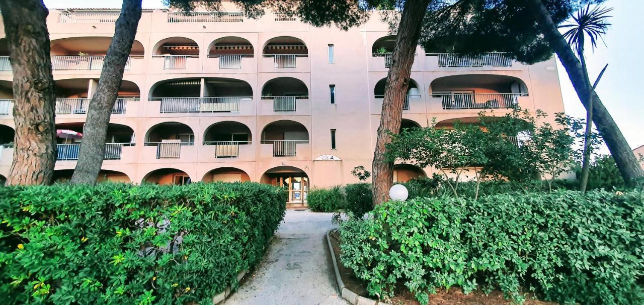 Hyeres Beach Экстерьер фото